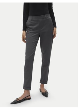 Vero Moda Chinosy Maya 10225280 Szary Regular Fit ze sklepu MODIVO w kategorii Spodnie damskie - zdjęcie 181131184