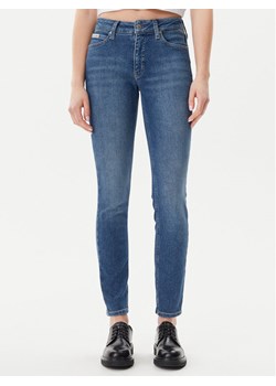 Calvin Klein Jeans Jeansy J20J225121 Granatowy Skinny Fit ze sklepu MODIVO w kategorii Jeansy damskie - zdjęcie 181131332