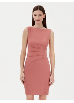 Calvin Klein Sukienka koktajlowa K20K208433 Różowy Slim Fit ze sklepu MODIVO w kategorii Sukienki - zdjęcie 181132220