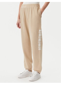 PINKO Spodnie dresowe Plumcake 104790 A2CV Beżowy Regular Fit ze sklepu MODIVO w kategorii Spodnie damskie - zdjęcie 181132692