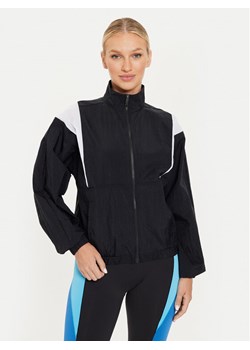 Reebok Kurtka przejściowa Woven Jacket 100072686 Czarny Regular Fit ze sklepu MODIVO w kategorii Kurtki damskie - zdjęcie 181133090