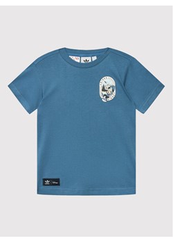 adidas T-Shirt Disney Mickey And Friends HK9802 Niebieski Regular Fit ze sklepu MODIVO w kategorii T-shirty chłopięce - zdjęcie 181134843