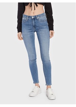 Calvin Klein Jeans Jeansy J20J220617 Niebieski Skinny Fit ze sklepu MODIVO w kategorii Jeansy damskie - zdjęcie 181135303
