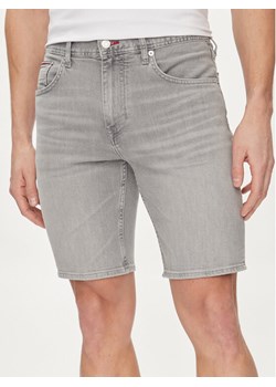Tommy Hilfiger Szorty jeansowe Brooklyn MW0MW35177 Szary Straight Fit ze sklepu MODIVO w kategorii Spodenki męskie - zdjęcie 181135550