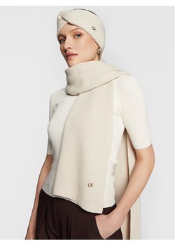 Calvin Klein Szalik Re-Lock K60K610415 Beżowy ze sklepu MODIVO w kategorii Szaliki i chusty damskie - zdjęcie 181135771