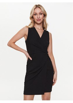 DKNY Sukienka codzienna DD3C105A Czarny Regular Fit ze sklepu MODIVO w kategorii Sukienki - zdjęcie 181136873