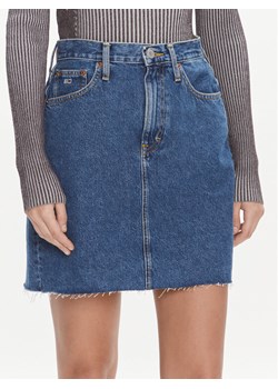 Tommy Jeans Spódnica jeansowa DW0DW17285 Niebieski Slim Fit ze sklepu MODIVO w kategorii Sukienki - zdjęcie 181138084