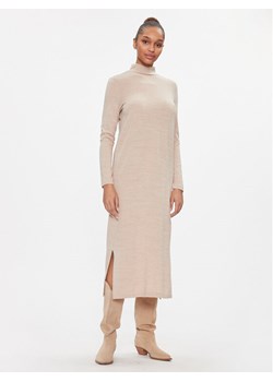 Vero Moda Sukienka dzianinowa 10293849 Écru Regular Fit ze sklepu MODIVO w kategorii Sukienki - zdjęcie 181138470