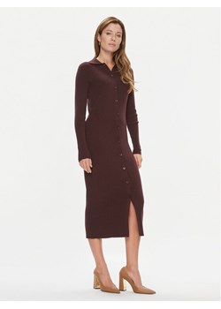 Calvin Klein Sukienka dzianinowa K20K206021 Bordowy Regular Fit ze sklepu MODIVO w kategorii Sukienki - zdjęcie 181140620