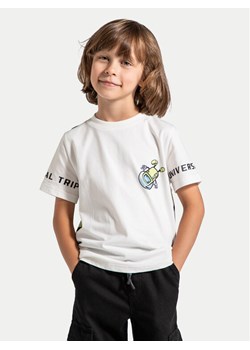 Coccodrillo T-Shirt ZC4143202WBK Biały Regular Fit ze sklepu MODIVO w kategorii T-shirty chłopięce - zdjęcie 181140891