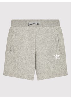 adidas Szorty sportowe adicolor HD2062 Szary Regular Fit ze sklepu MODIVO w kategorii Spodenki chłopięce - zdjęcie 181141744