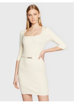 Rinascimento Sukienka dzianinowa CFM0010919003 Écru Slim Fit ze sklepu MODIVO w kategorii Sukienki - zdjęcie 181142280