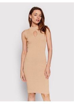 Guess Sukienka dzianinowa Marion W2YK63 Z2U00 Beżowy Slim Fit ze sklepu MODIVO w kategorii Sukienki - zdjęcie 181142442