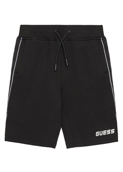 Guess Szorty sportowe L5GD19 KB3P2 Czarny Relaxed Fit ze sklepu MODIVO w kategorii Spodenki chłopięce - zdjęcie 181142722