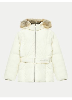 Calvin Klein Jeans Kurtka zimowa Classic IG0IG02685 Écru Regular Fit ze sklepu MODIVO w kategorii Kurtki dziewczęce - zdjęcie 181143173
