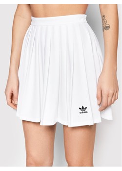adidas Spódnica plisowana HG6305 Biały Regular Fit ze sklepu MODIVO w kategorii Spódnice - zdjęcie 181143331