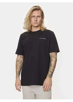 adidas T-Shirt Graphic IS0282 Czarny Regular Fit ze sklepu MODIVO w kategorii T-shirty męskie - zdjęcie 181143602