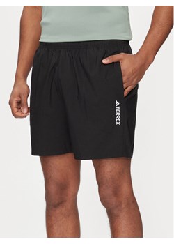 adidas Szorty sportowe Terrex Multi HM4013 Czarny Regular Fit ze sklepu MODIVO w kategorii Spodenki męskie - zdjęcie 181143992