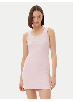 Guess Sukienka codzienna V5GK06 K8RT2 Różowy Slim Fit ze sklepu MODIVO w kategorii Sukienki - zdjęcie 181144301