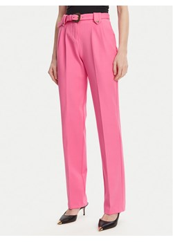 Versace Jeans Couture Spodnie materiałowe 78HAA111 Różowy Straight Fit ze sklepu MODIVO w kategorii Spodnie damskie - zdjęcie 181144330