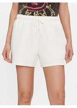 Vans Szorty sportowe Sabine Short VN000GJV Écru Regular Fit ze sklepu MODIVO w kategorii Szorty - zdjęcie 181144753