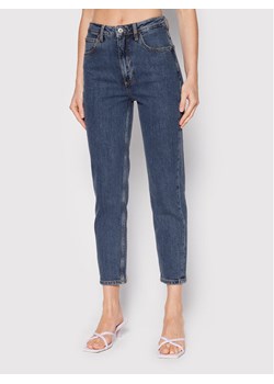 Guess Jeansy W2YA21 D4NH5 Niebieski Mom Fit ze sklepu MODIVO w kategorii Jeansy damskie - zdjęcie 181145261