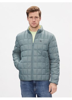 Calvin Klein Jeans Kurtka puchowa J30J324981 Granatowy Regular Fit ze sklepu MODIVO w kategorii Kurtki męskie - zdjęcie 181145392