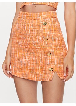 Marciano Guess Szorty materiałowe 3YGD10 9904Z Pomarańczowy Regular Fit ze sklepu MODIVO w kategorii Szorty - zdjęcie 181145613