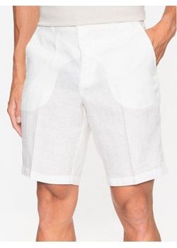 United Colors Of Benetton Szorty materiałowe 4AGH59548 Écru Regular Fit ze sklepu MODIVO w kategorii Spodenki męskie - zdjęcie 181146783