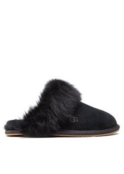 Ugg Kapcie W Scuff Sis 1122750 Czarny ze sklepu MODIVO w kategorii Kapcie damskie - zdjęcie 181146860