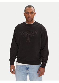 Tommy Jeans Bluza Varsity DM0DM20827 Czarny Relaxed Fit ze sklepu MODIVO w kategorii Bluzy męskie - zdjęcie 181147582