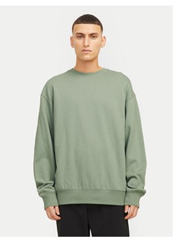 Jack&Jones Bluza Charge 12257853 Zielony Loose Fit ze sklepu MODIVO w kategorii Bluzy męskie - zdjęcie 181148160