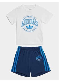adidas Komplet t-shirt i spodenki VRCT IT7273 Niebieski Regular Fit ze sklepu MODIVO w kategorii Komplety chłopięce - zdjęcie 181148364