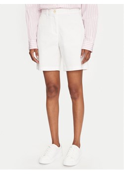 Gant Szorty materiałowe 4020119 Biały Regular Fit - id: 0000305366863 - marki Gant - 181148404 Gant Szorty materiałowe 4020119 Biały Regular Fit ze sklepu MODIVO w kategorii Szorty - zdjęcie 181148404