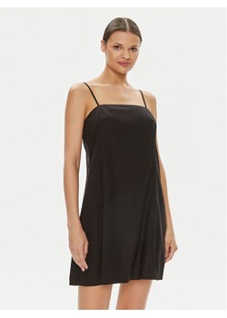 Gap Sukienka letnia 665882-01 Czarny Regular Fit ze sklepu MODIVO w kategorii Sukienki - zdjęcie 181148460