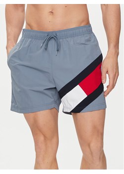 Tommy Hilfiger Szorty kąpielowe UM0UM02048 Niebieski Slim Fit ze sklepu MODIVO w kategorii Kąpielówki - zdjęcie 181150133