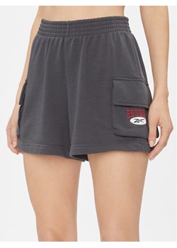 Reebok Szorty sportowe Archive Essentials IL6289 Szary Regular Fit ze sklepu MODIVO w kategorii Szorty - zdjęcie 181150512