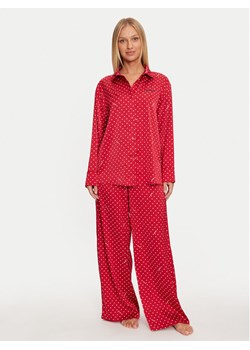 Guess Piżama O4BX16 WEFC2 Czerwony Relaxed Fit ze sklepu MODIVO w kategorii Piżamy damskie - zdjęcie 181150514