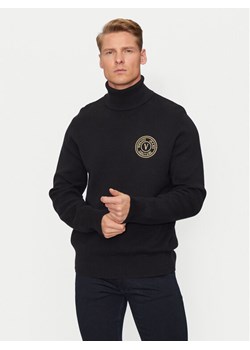 Versace Jeans Couture Golf 77GAFM07 Czarny Regular Fit ze sklepu MODIVO w kategorii Swetry męskie - zdjęcie 181152954
