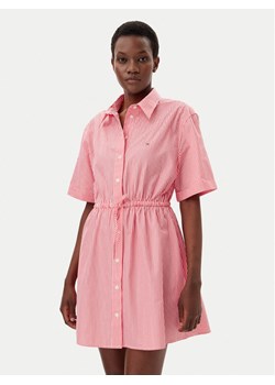 Tommy Jeans Sukienka koszulowa DW0DW20617 Różowy Regular Fit ze sklepu MODIVO w kategorii Sukienki - zdjęcie 181153570