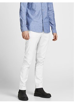 Jack&Jones Chinosy Marco 12150148 Biały Slim Fit ze sklepu MODIVO w kategorii Spodnie męskie - zdjęcie 181154651