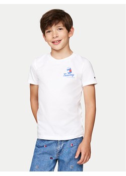 Tommy Hilfiger T-Shirt KB0KB09281 Biały Regular Fit ze sklepu MODIVO w kategorii T-shirty chłopięce - zdjęcie 181156023
