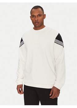 EA7 Emporio Armani Bluza 7M000272 AF12451 U0005 Biały Regular Fit ze sklepu MODIVO w kategorii Bluzy męskie - zdjęcie 181156734