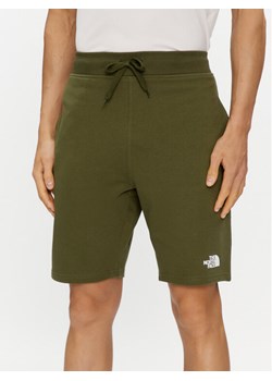 The North Face Szorty sportowe Standard NF0A3S4E Zielony Regular Fit ze sklepu MODIVO w kategorii Spodenki męskie - zdjęcie 181156884