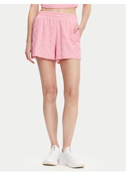 Guess Szorty sportowe V5GD16 KCT02 Różowy Regular Fit ze sklepu MODIVO w kategorii Szorty - zdjęcie 181156964