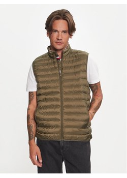 Tommy Hilfiger Kamizelka Core Circular MW0MW18762 Khaki Regular Fit ze sklepu MODIVO w kategorii Kamizelki męskie - zdjęcie 181156993