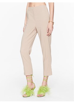 Patrizia Pepe Spodnie materiałowe 8P0491/A6F5-B752 Beżowy Slim Fit ze sklepu MODIVO w kategorii Spodnie damskie - zdjęcie 181157161