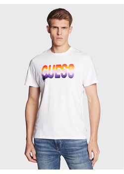 Guess T-Shirt M3RI52 KBDK0 Biały Slim Fit ze sklepu MODIVO w kategorii T-shirty męskie - zdjęcie 181157293
