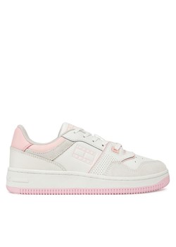 Tommy Jeans Sneakersy Tjw Retro Basket Washed Suede EN0EN02773 Biały ze sklepu MODIVO w kategorii Buty sportowe damskie - zdjęcie 181159260