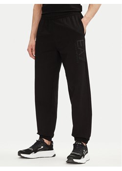 EA7 Emporio Armani Spodnie dresowe 7M000233 AF13512 UC001 Czarny Regular Fit ze sklepu MODIVO w kategorii Spodnie męskie - zdjęcie 181161263